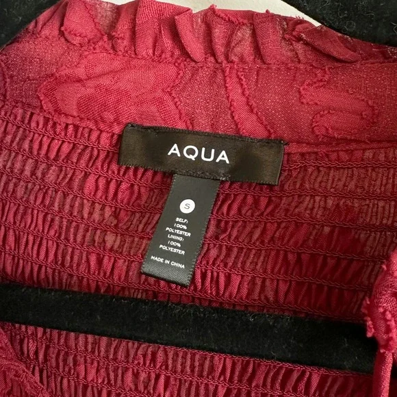 AQUA | Yvonne Jacquard Lace Tiered A-Line Dress in Wine | Small - Picture 4 of 4